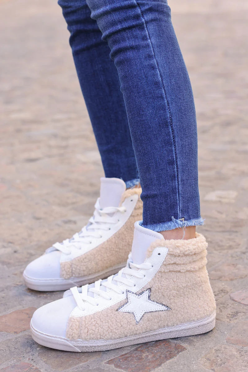 Dark wash denim jeans slim cut with frayed hems