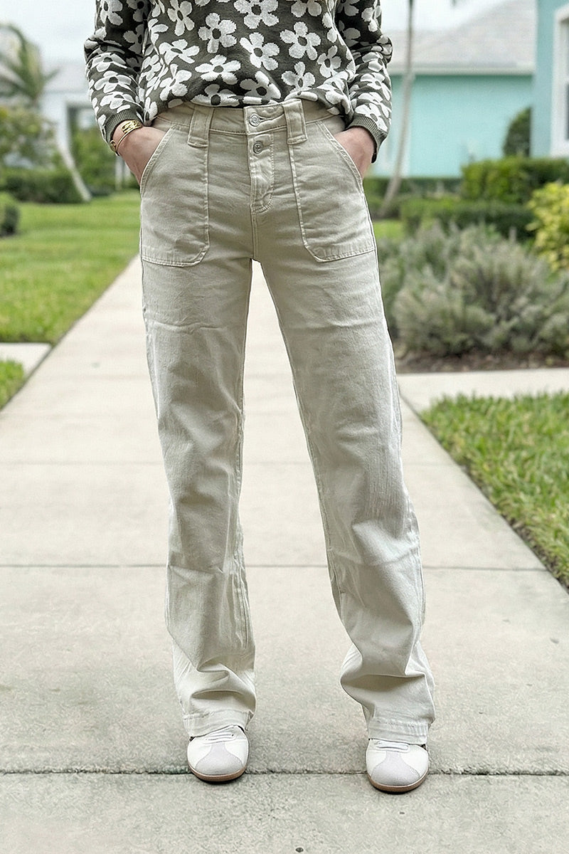 Jean beige clair droit légèrement évasé poches plaquées double boutons