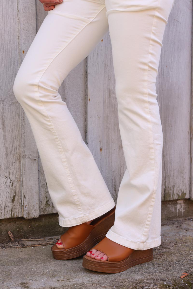 Jean blanc casse stretch coupe flare g282 (1)