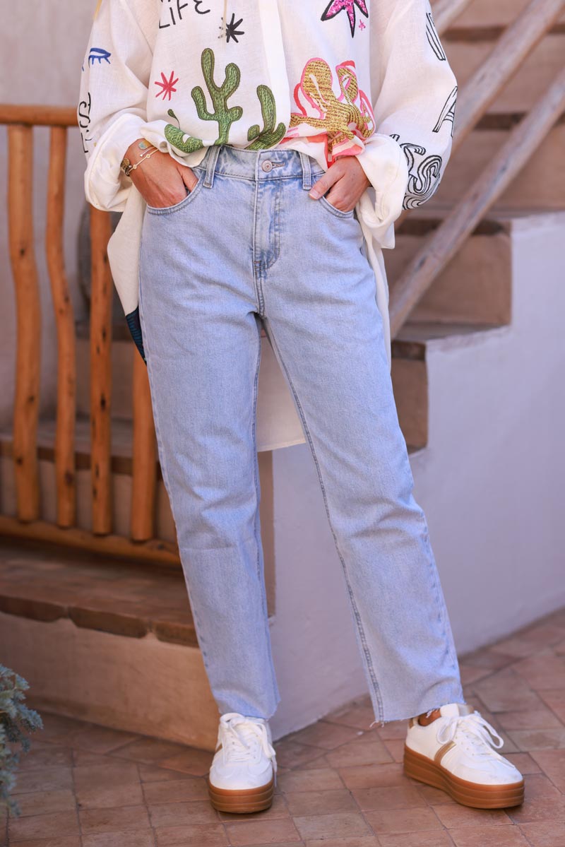 Jean délavage clair coupe droite détail cropped