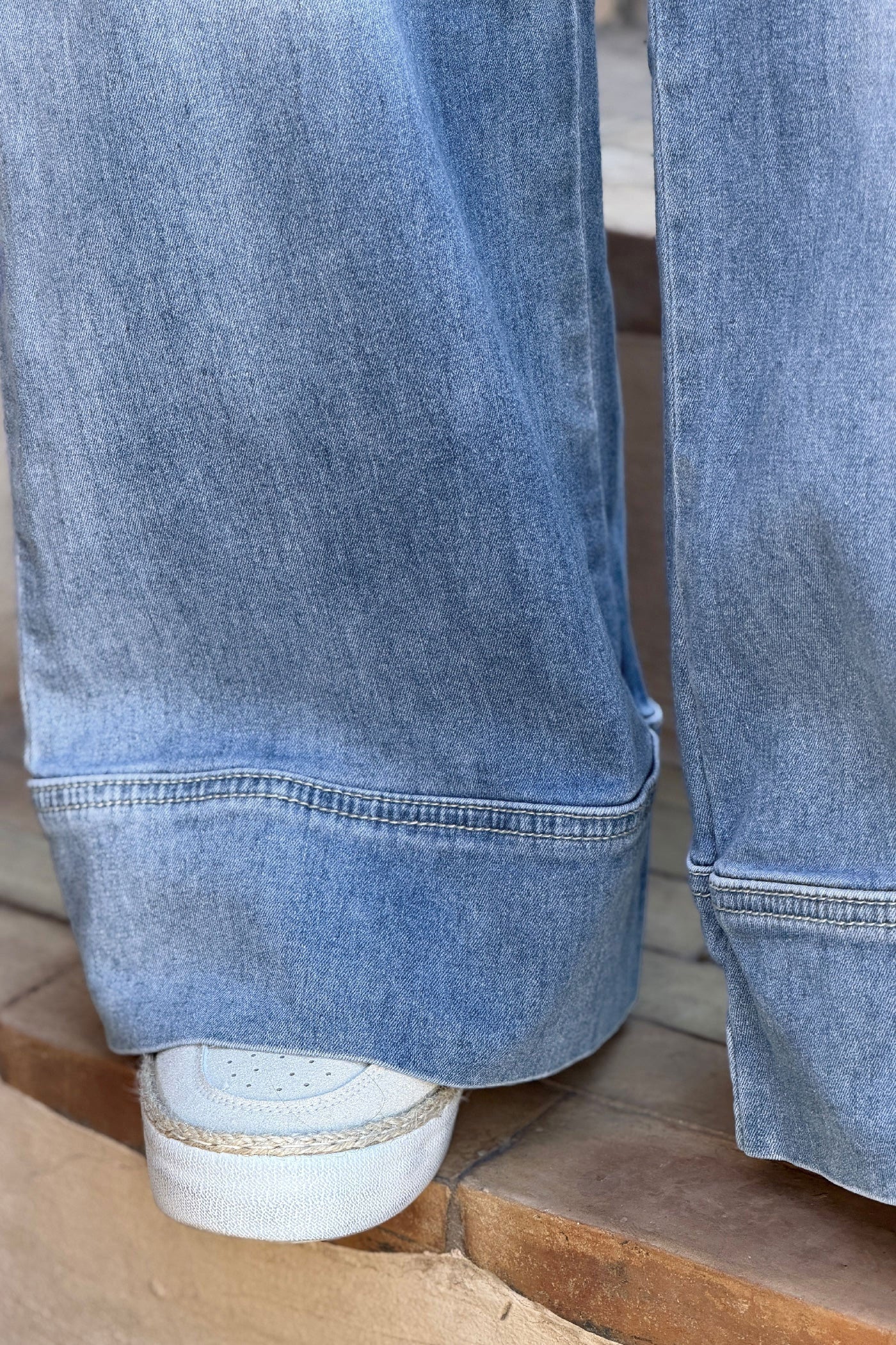 Light Wash Pull-On Vintage Wide-Leg Jeans