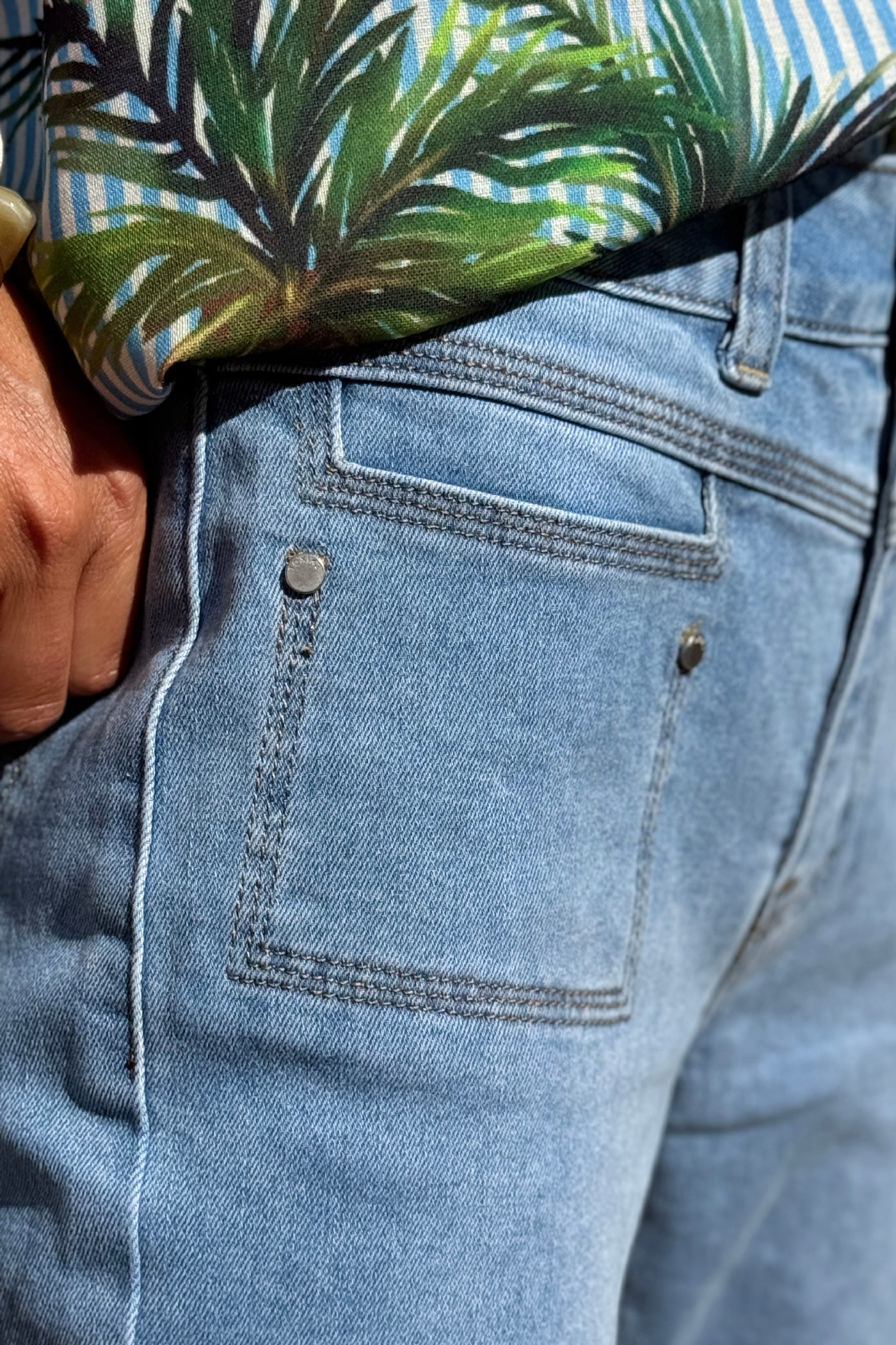 Jean délavé clair patte d'eph poches couture