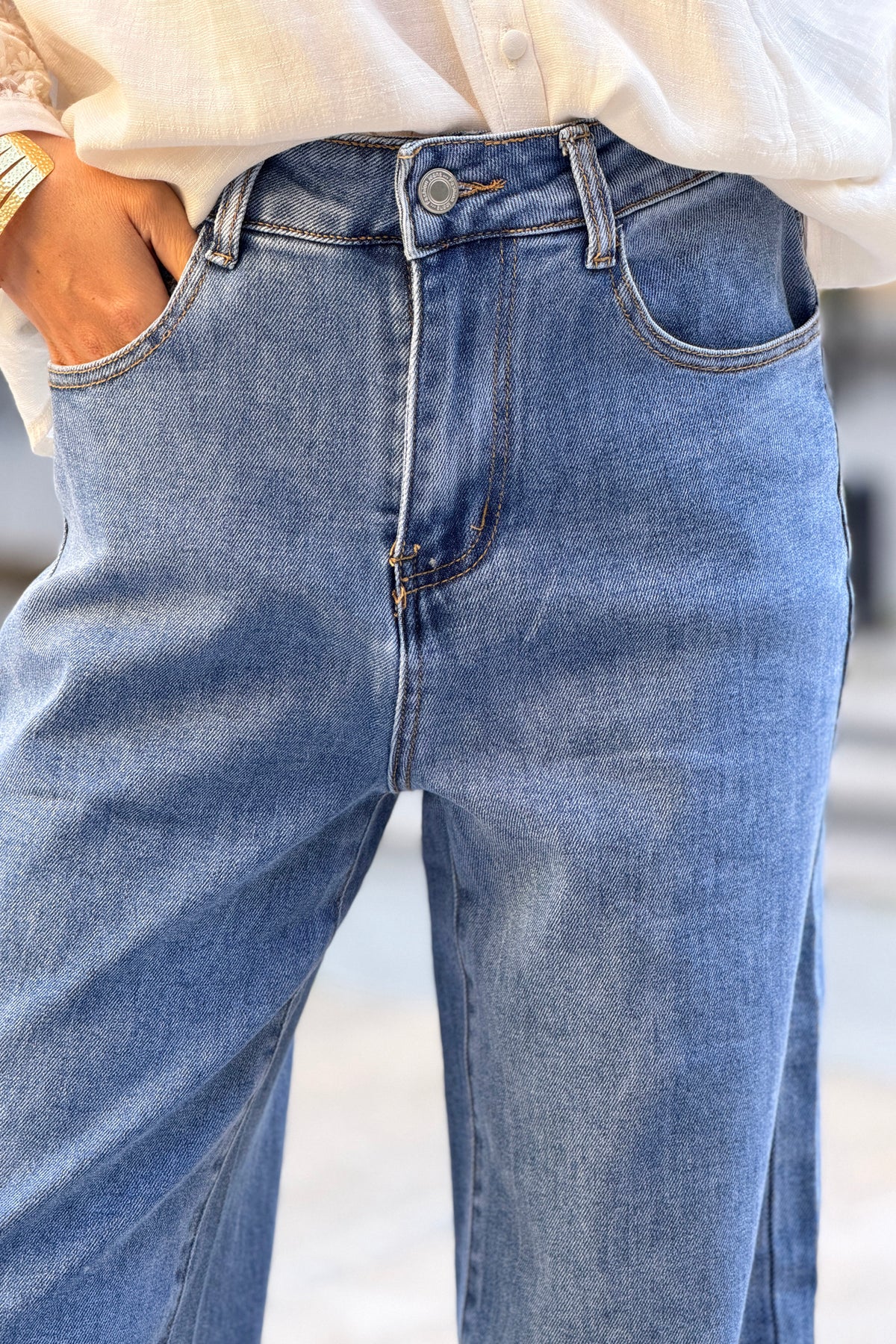 Jean délavé coupe wide leg