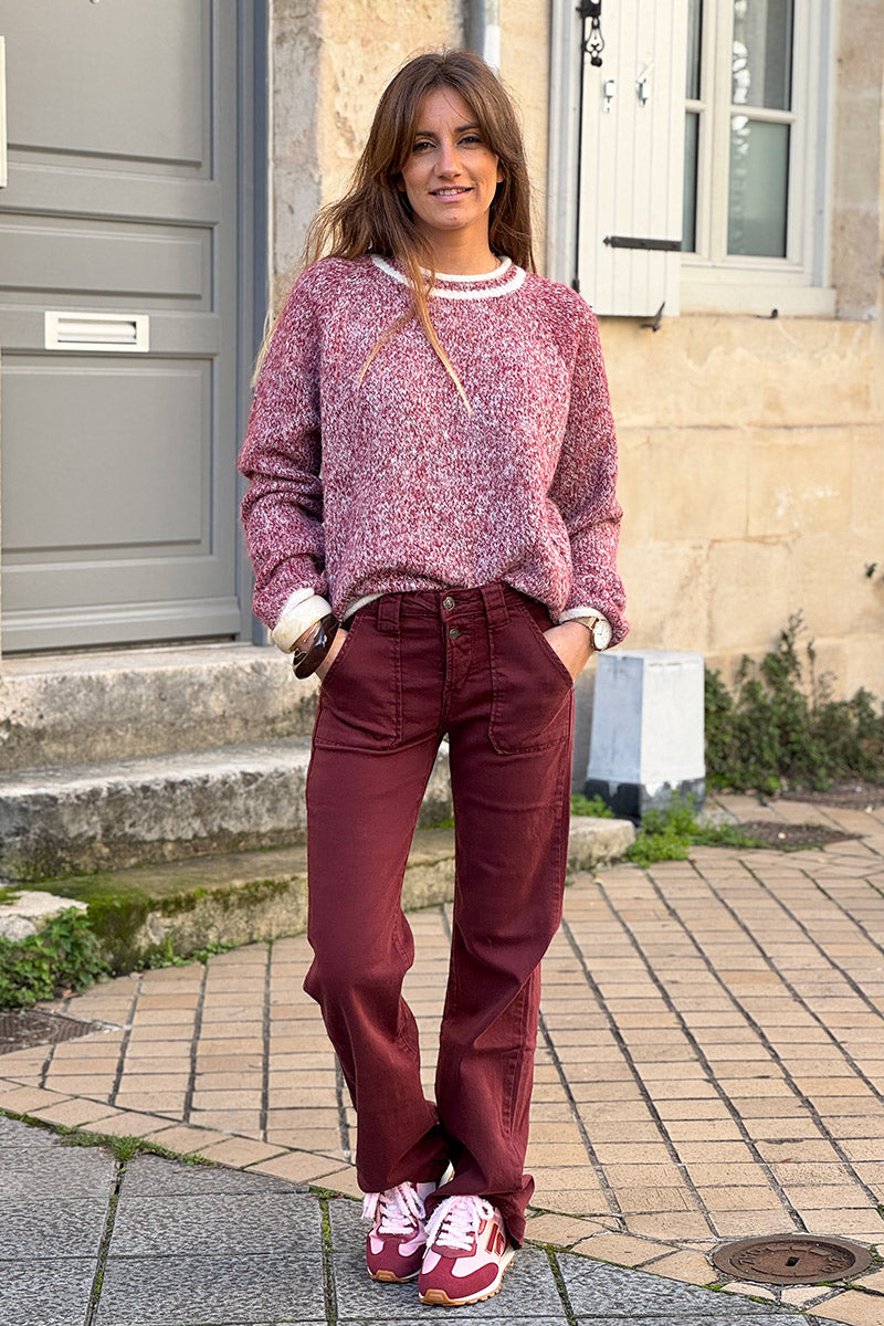 Jean lie de vin droit légèrement évasé poches plaquées double boutons