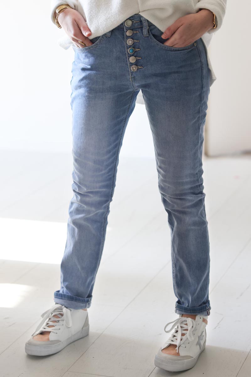 Jean slim délavé clair boutons fantaisies turquoise argentée pantalon pour femme G003