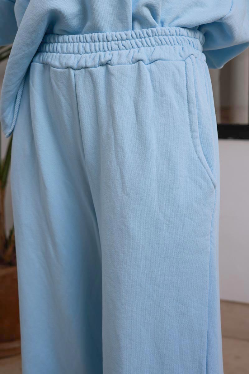 Jogging bleu ciel confort large wide leg détail effiloché ceinture élastique