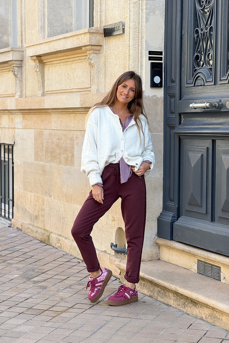 Jogging rouge bordeaux en coton ceinture élastique et poches zips liseré broderie chevrons