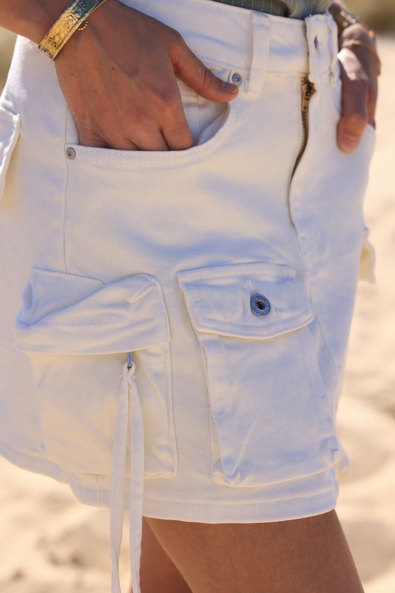 Jupe en jean blanc cassé poches cargo avec zip