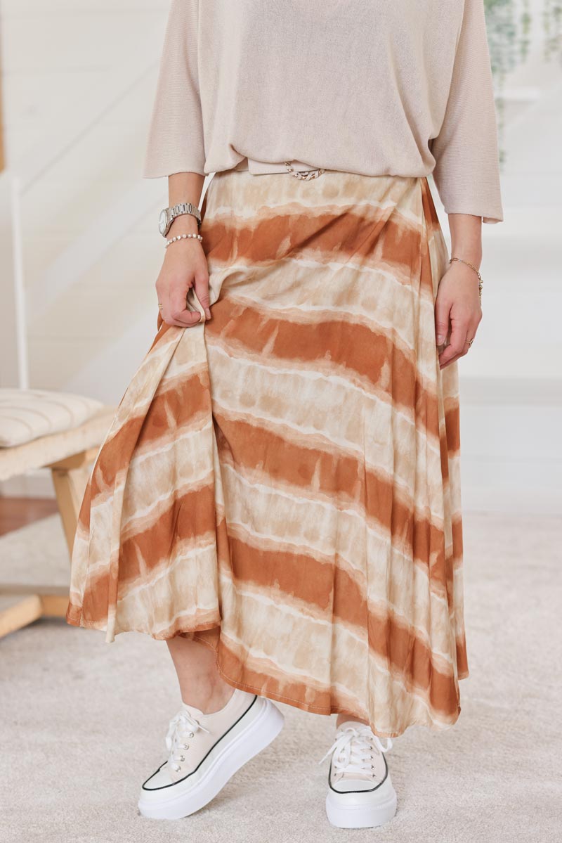Jupe fluide imprime rayures tie and dye camel H017 (1)