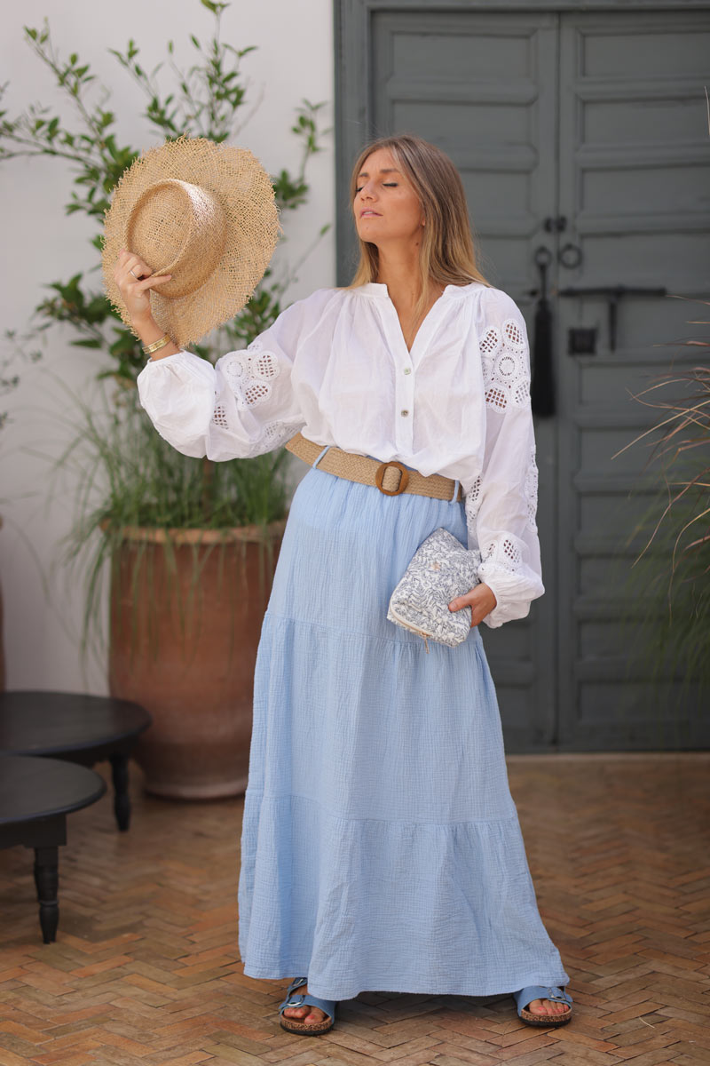 Jupe longue bleu ciel en gaze de coton avec ceinture style raphia