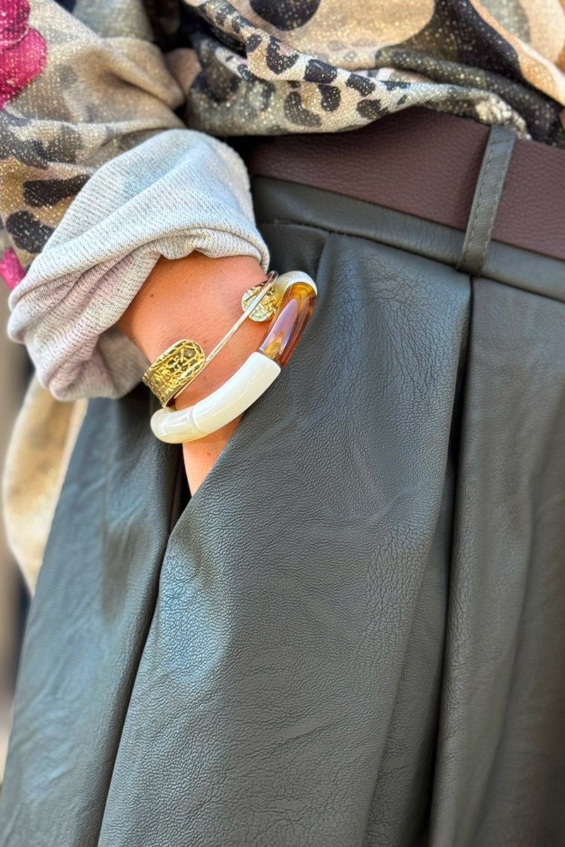 Jupe longue en simili cuir kaki avec ceinture