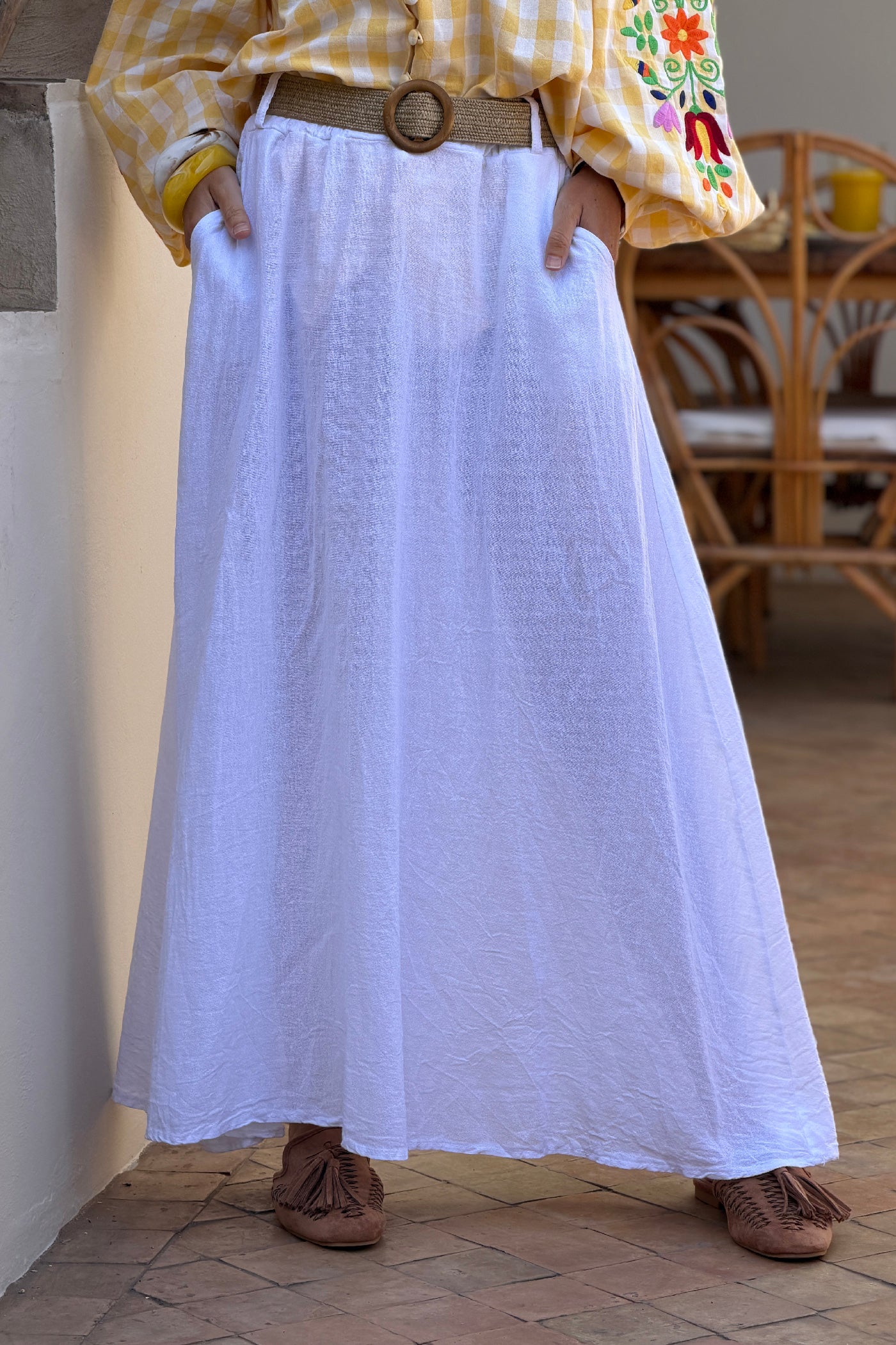 Jupe unie blanche en coton avec poche et taille élastique