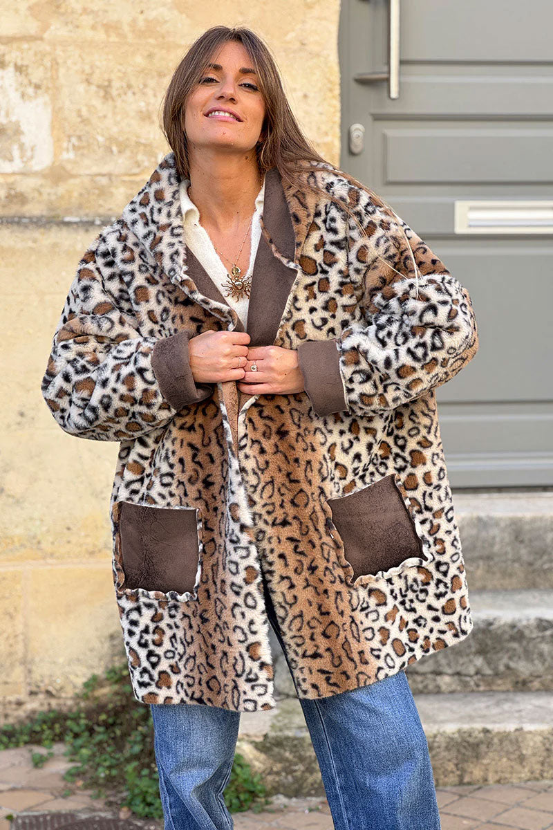 Manteau réversible en suédine souple marron et fausse fourrure léopard avec capuche
