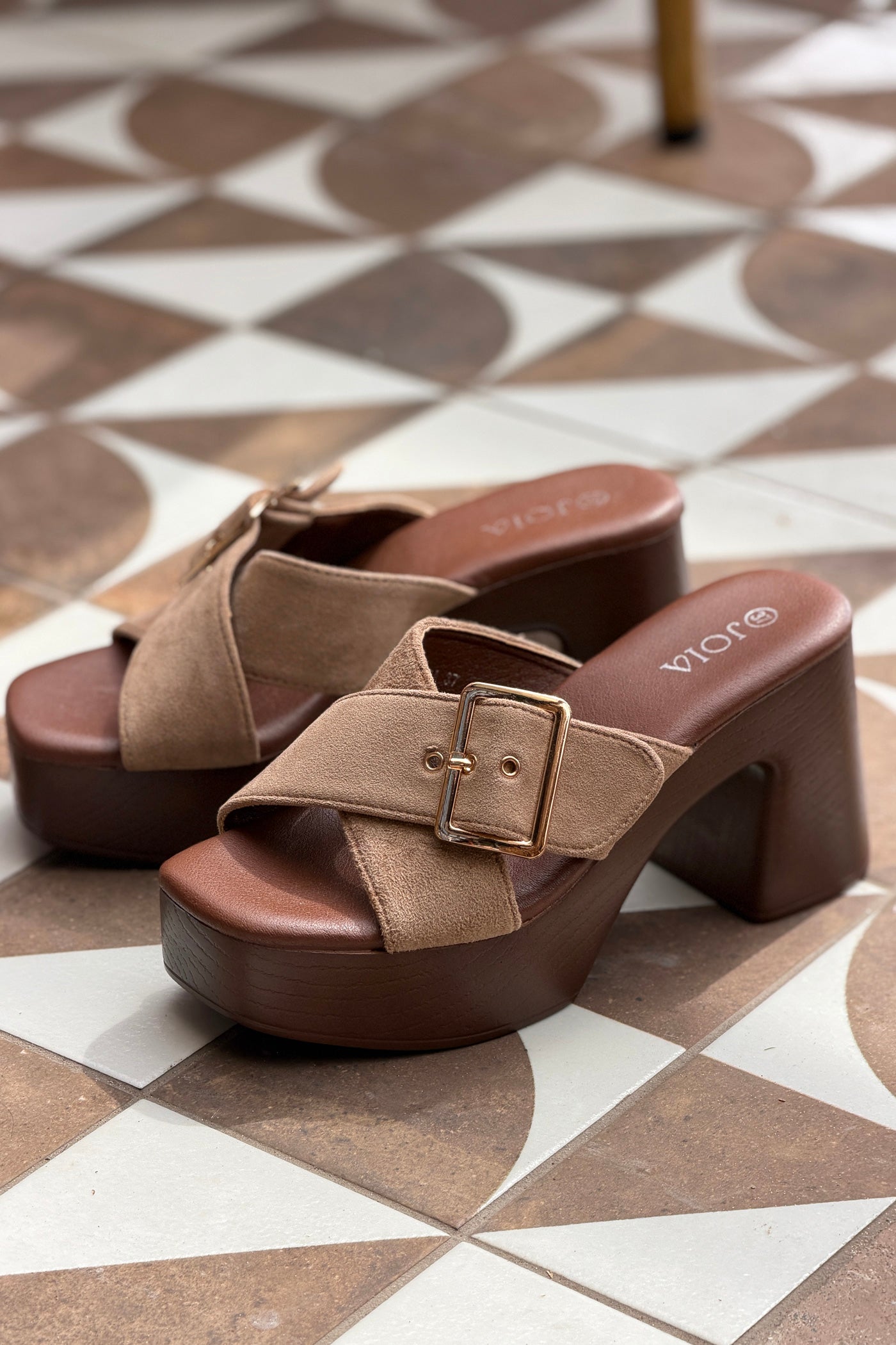 Mules à talons double brides croisées taupe avec boucle