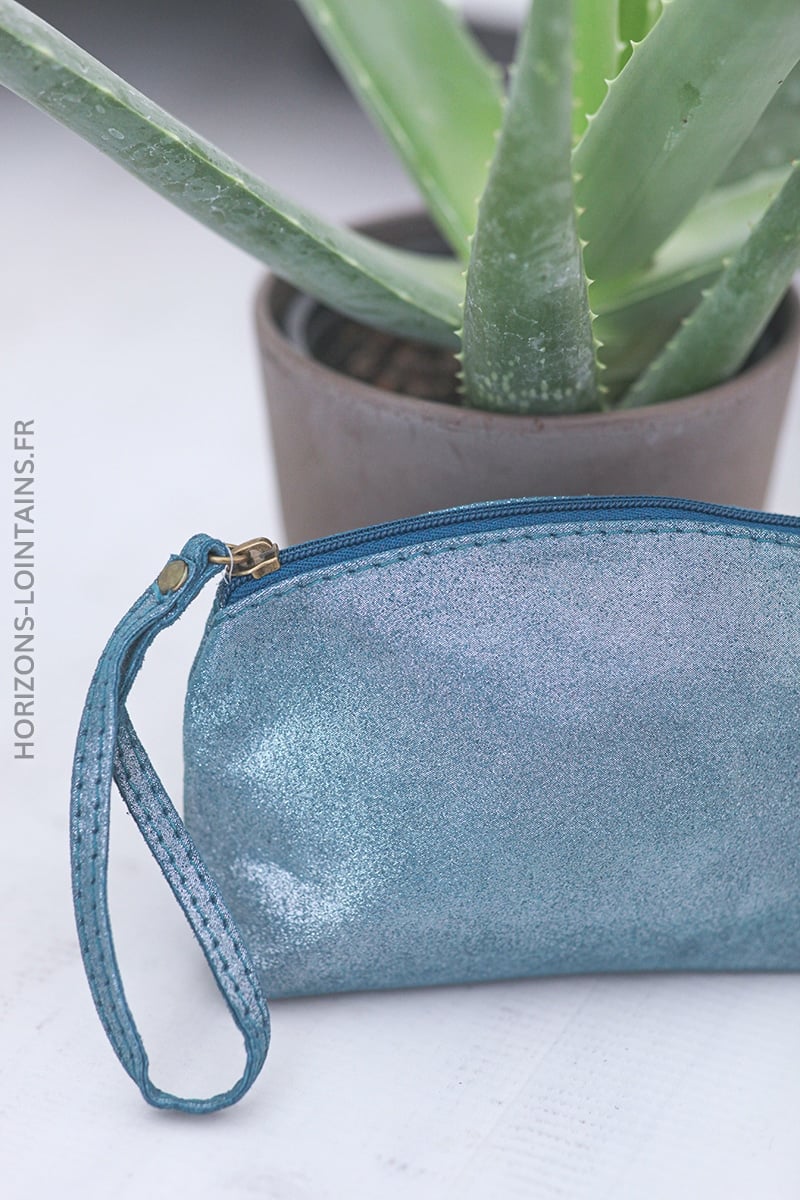 Petite pochette bleu brillante