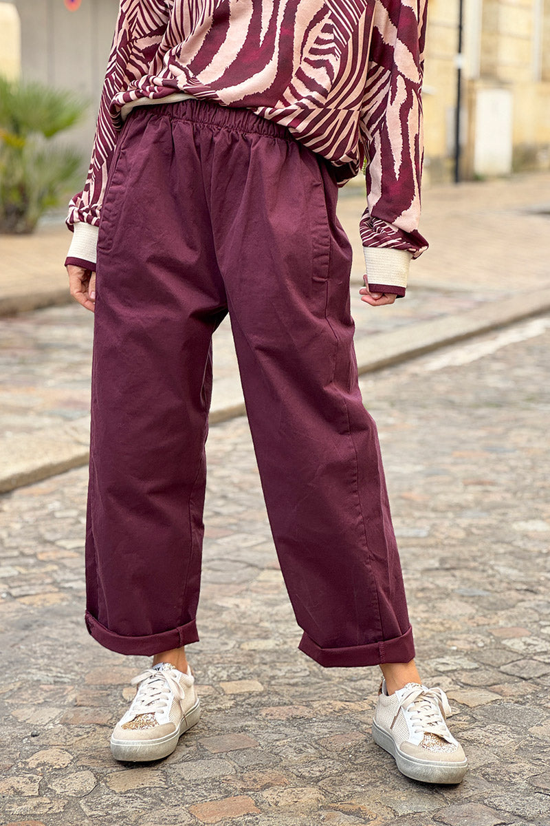 Pantalon aubergine en toile coupe boyfriend à ceinture élastique
