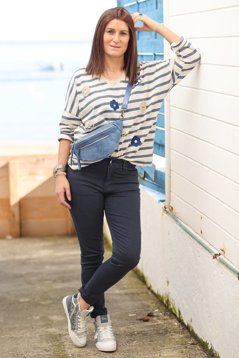 Navy blue slim fit push up trousers with pocket embroidery