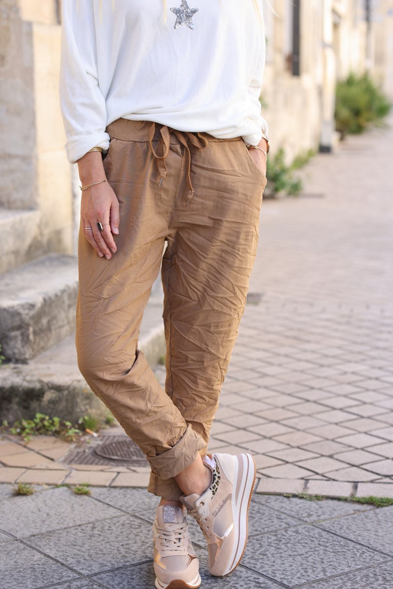 Pantalon camel confort en toile stretch special Belle et Ronde etoile brillante H076 (1)