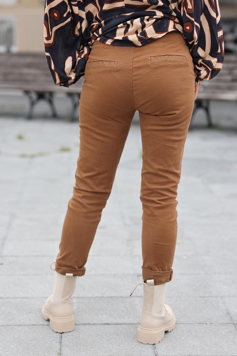 Pantalon camel en toile coupe chino ceinture foulard g218 (1)