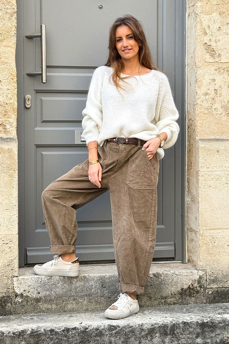 Pantalon camel en velours côtelé coupe ballon avec ceinture broderie aztèque