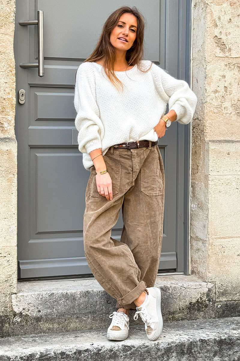 Pantalon camel en velours côtelé coupe ballon avec ceinture broderie aztèque