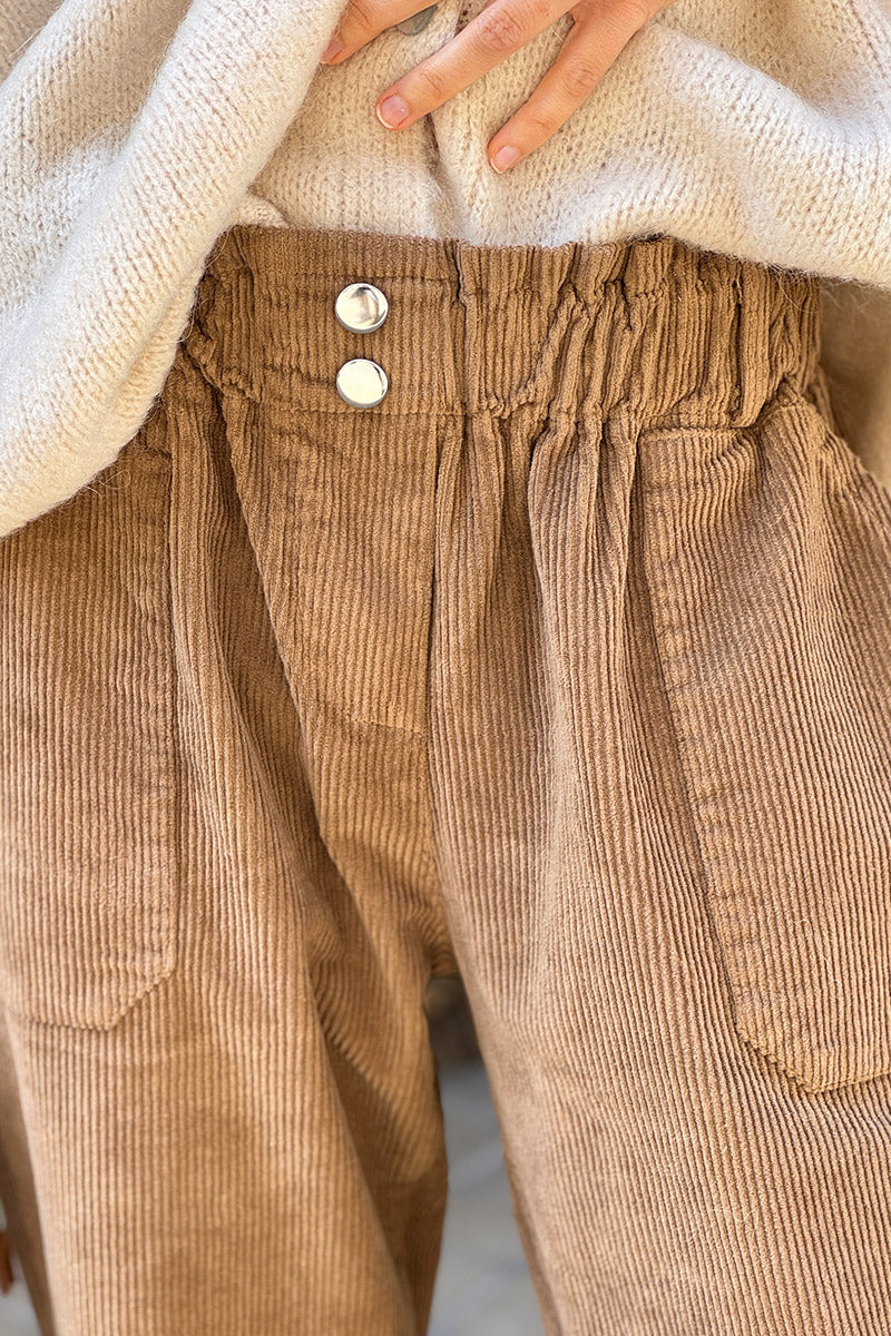 Pantalon camel en velours côtelé coupe paperbag ceinture élastique