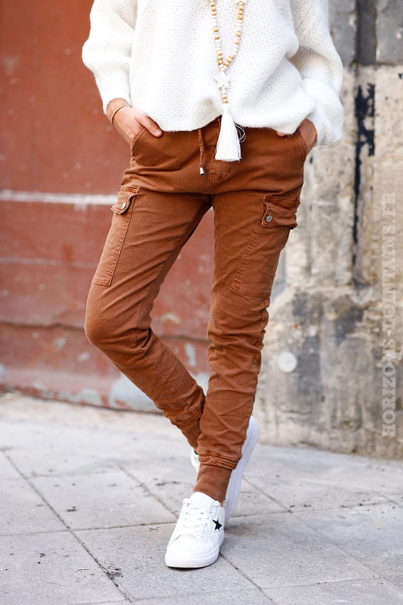 Pantalon-cargo-noisette-avec-ceinture-élastique-c34