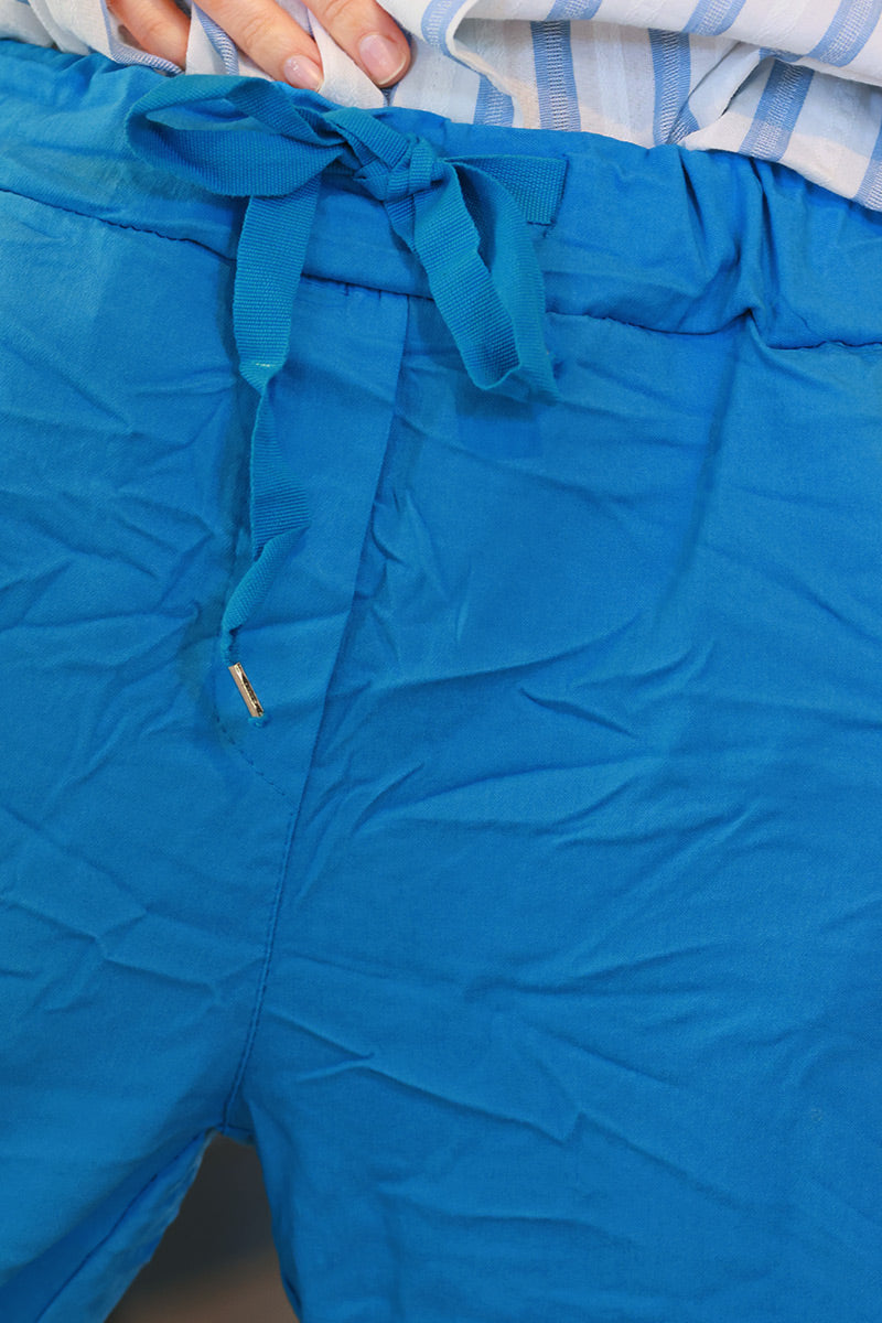 Pantalón elástico azul celeste cómodo con cinturilla elástica