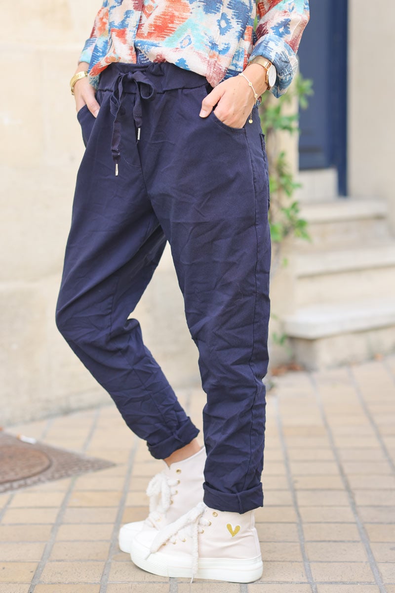 Pantalon confort bleu marine en toile stretch etoile brillante paillettes