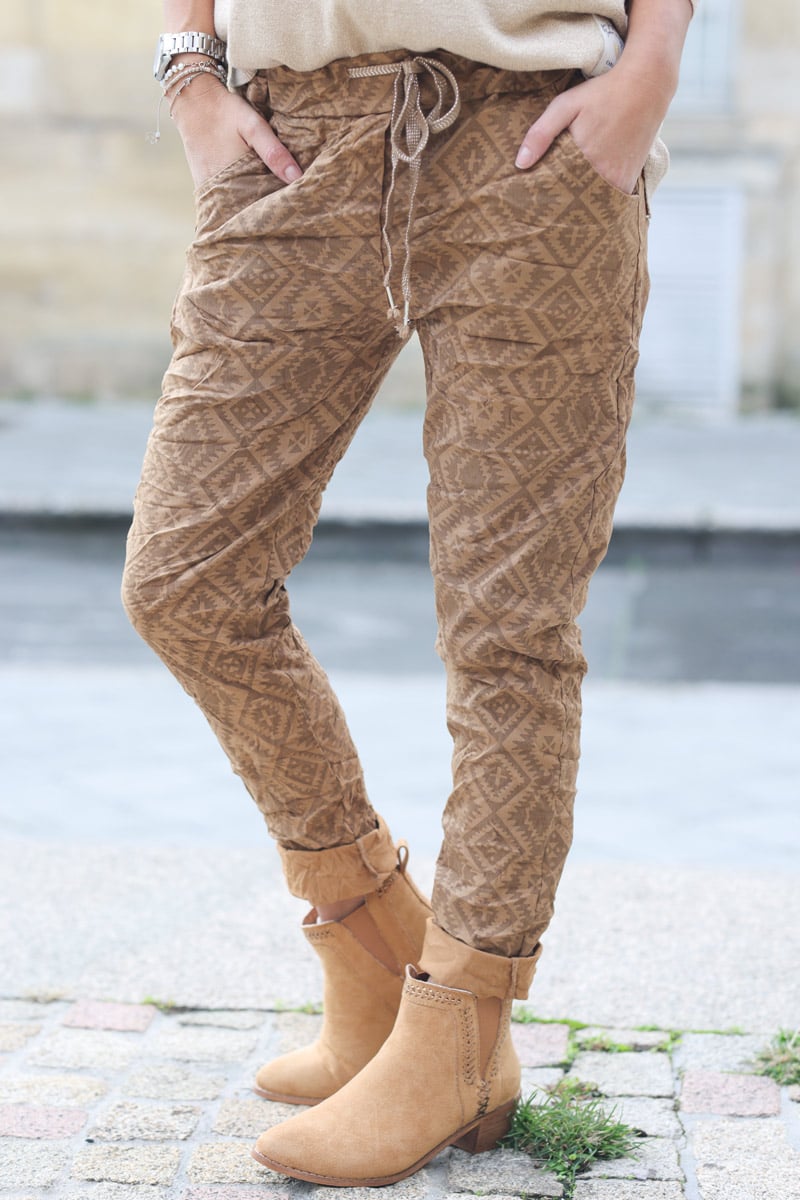 Pantalon confort et stretch camel imprime tribal G265 (1)