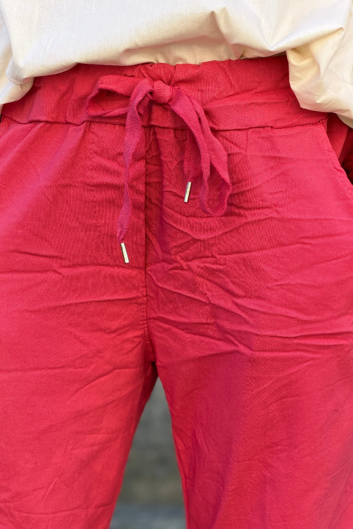 Pantalon confort framboise en toile stretch étoile brillante paillettes