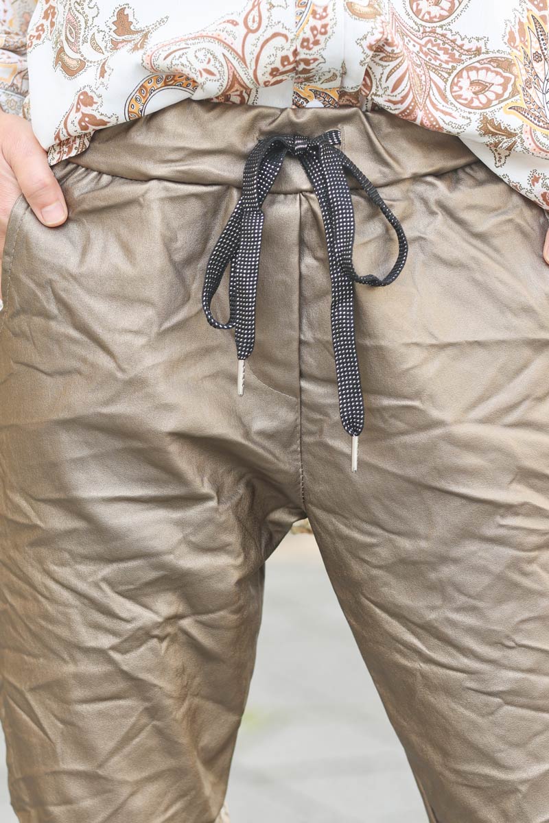 Pantalon confort simili effet huile bronze E212 (1)