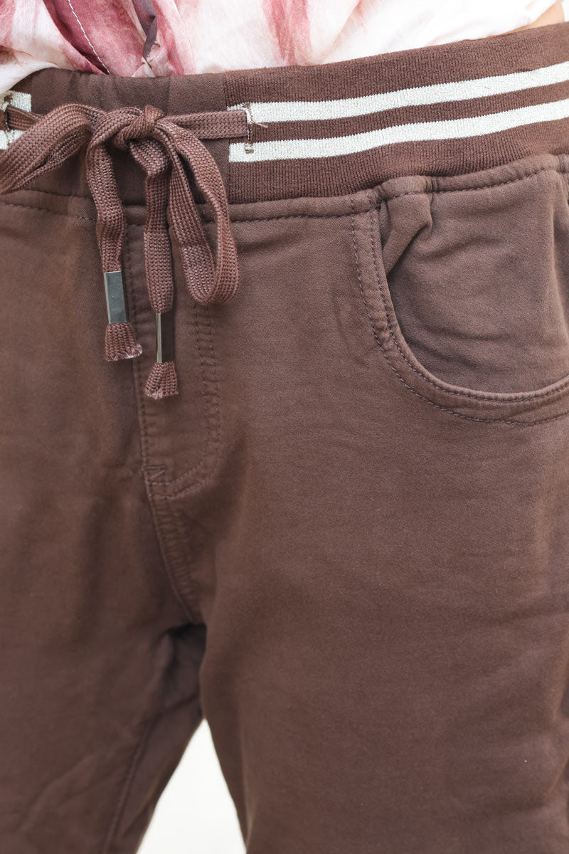 Pantalon confort slim chocolat ceinture elastique brillante g226 (1)