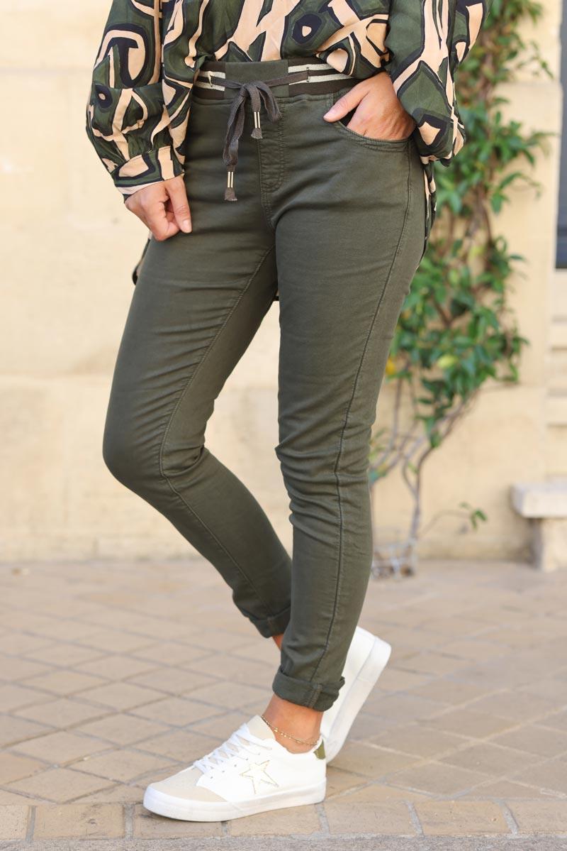 Pantalon confort slim kaki ceinture elastique brillante g226 (1)