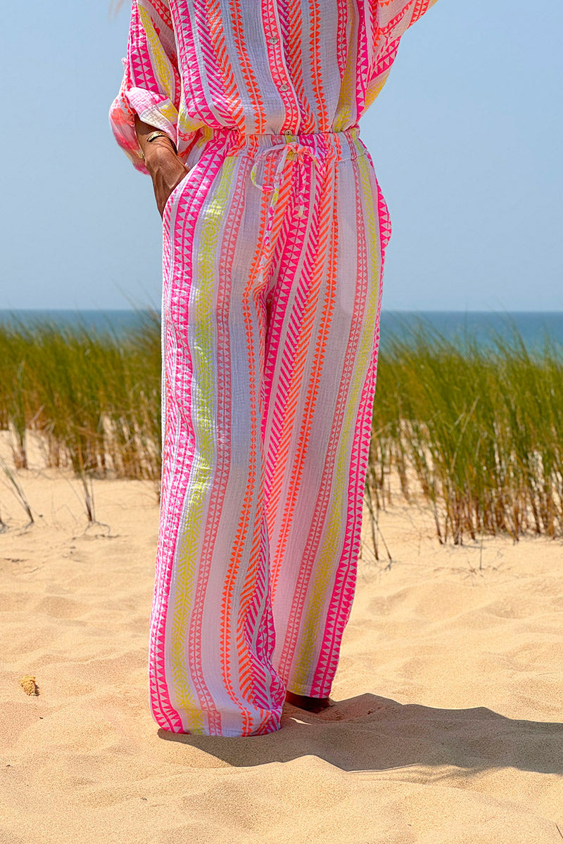 Pantalon en gaze de coton imprimé ethnique rose orange et jaune