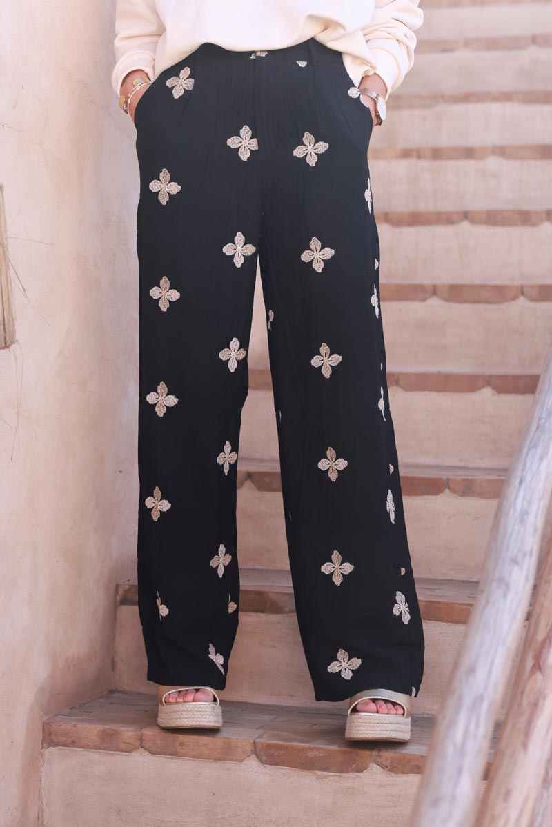 Pantalon fluide coupe tailleur noir broderie fleurs beige