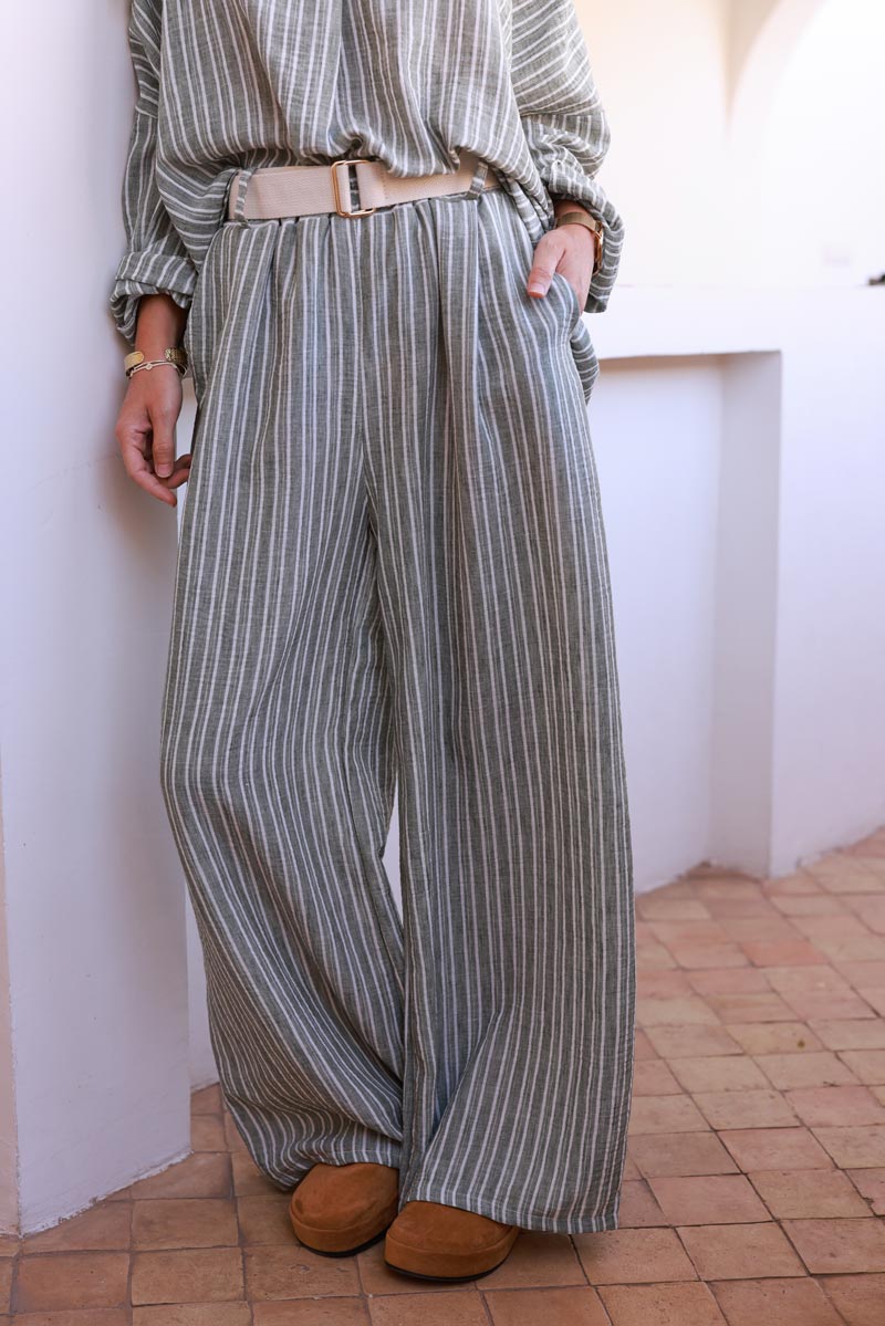 Pantalon fluide large kaki rayures blanches taille élastique et ceinture écru
