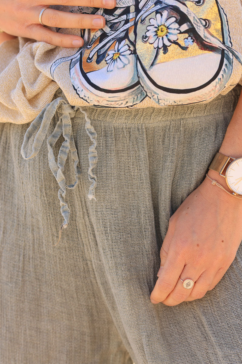 Pantalon kaki large et souple mi coton mi lin finitions franges