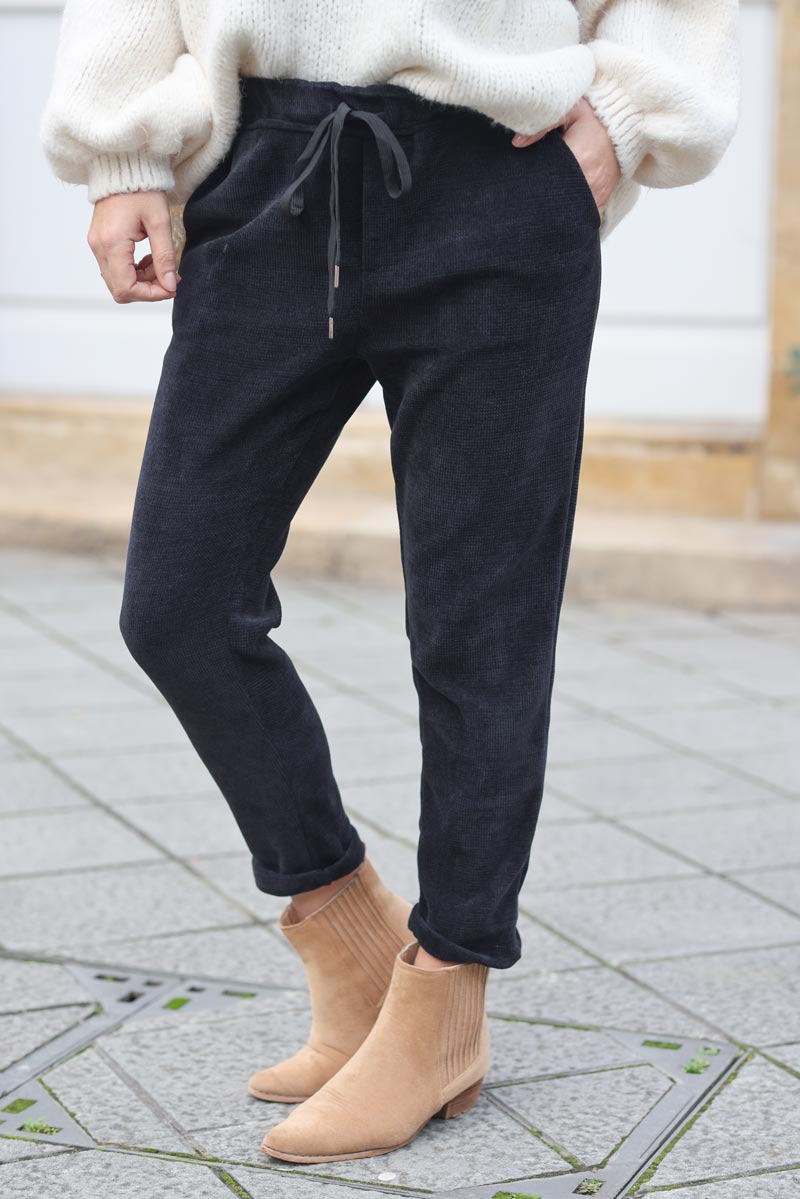 Pantalon noir en petit velours cotele souple ceinture elastique g270 (1)