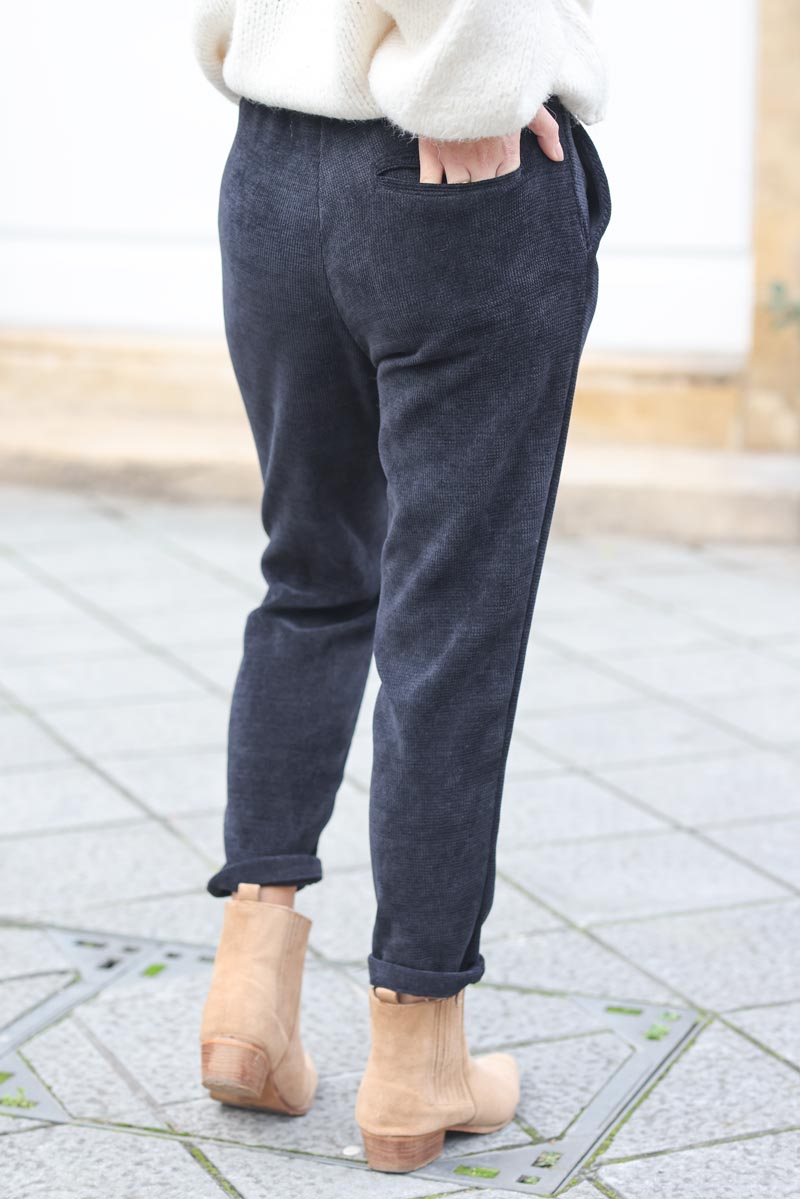 Pantalon noir en petit velours cotele souple ceinture elastique g270 (1)