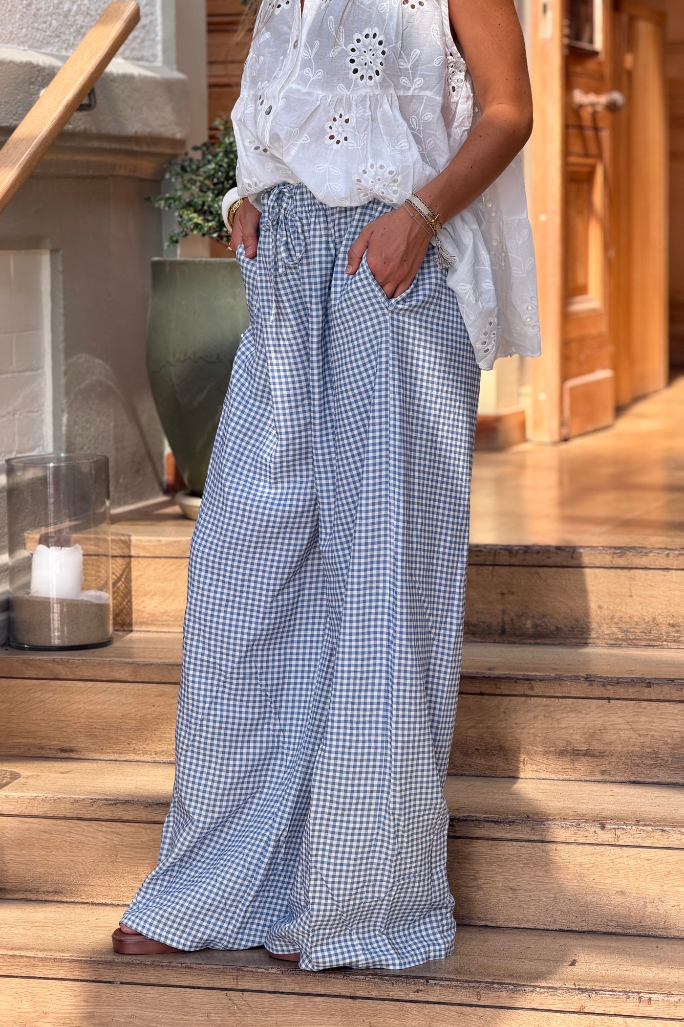 Pantalon souple et large motif carreaux vichy bleu taille elastique