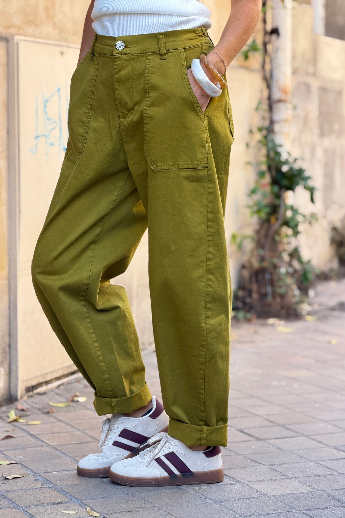 Pantalon stretch vert olive coupe barrel grandes poches