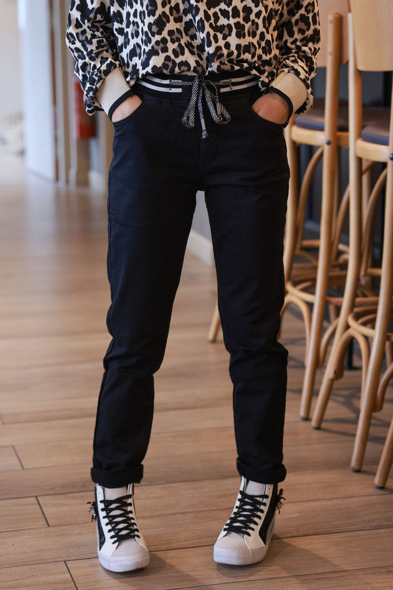 Pantalon noir en toile stretch ceinture élastique rayée brillante