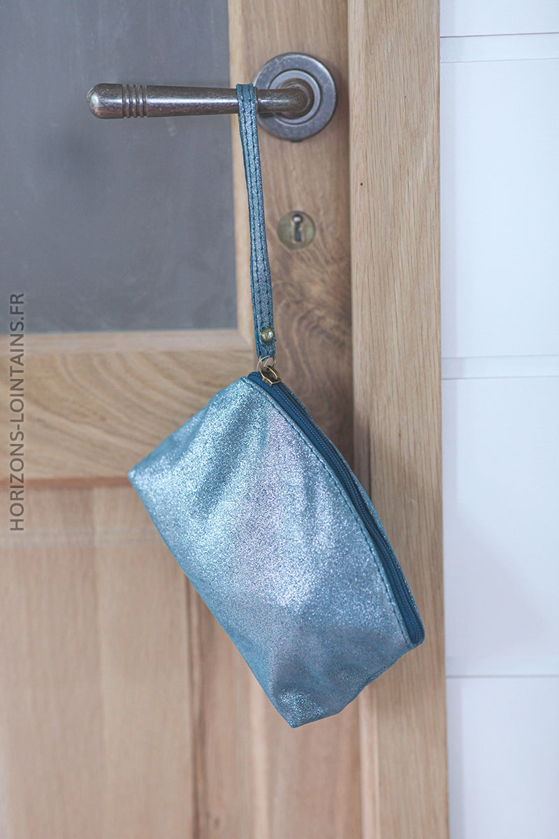 Petite pochette bleu brillante