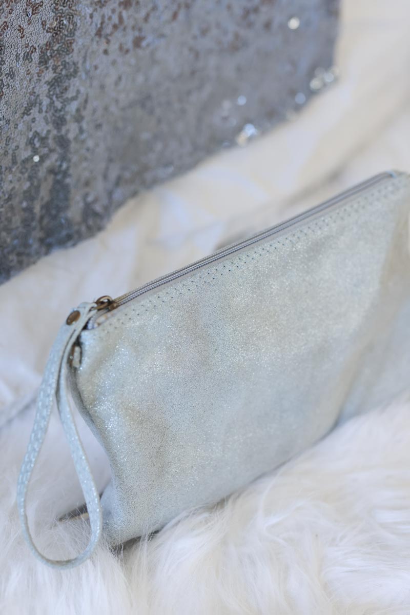 Pochette brillante argente zip et bandouliere E053 (1)