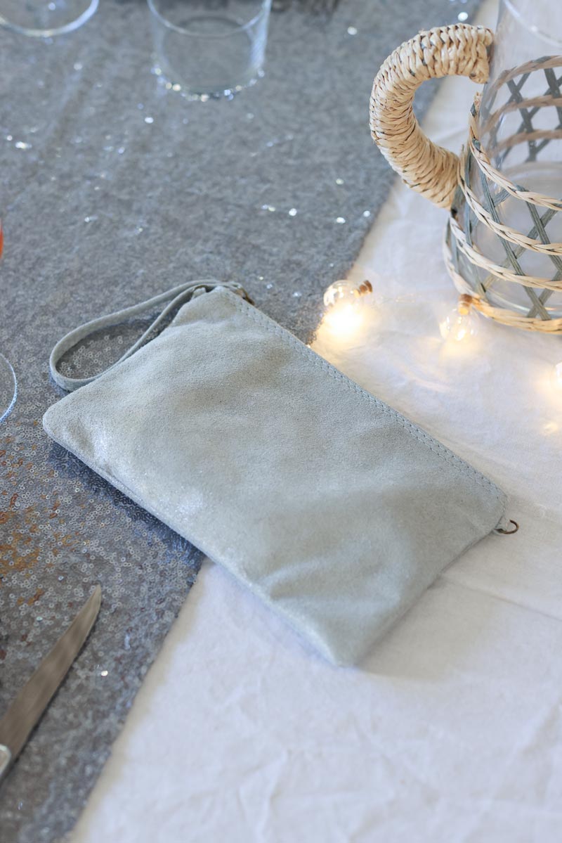 Pochette brillante argente zip et bandouliere E053 (1)