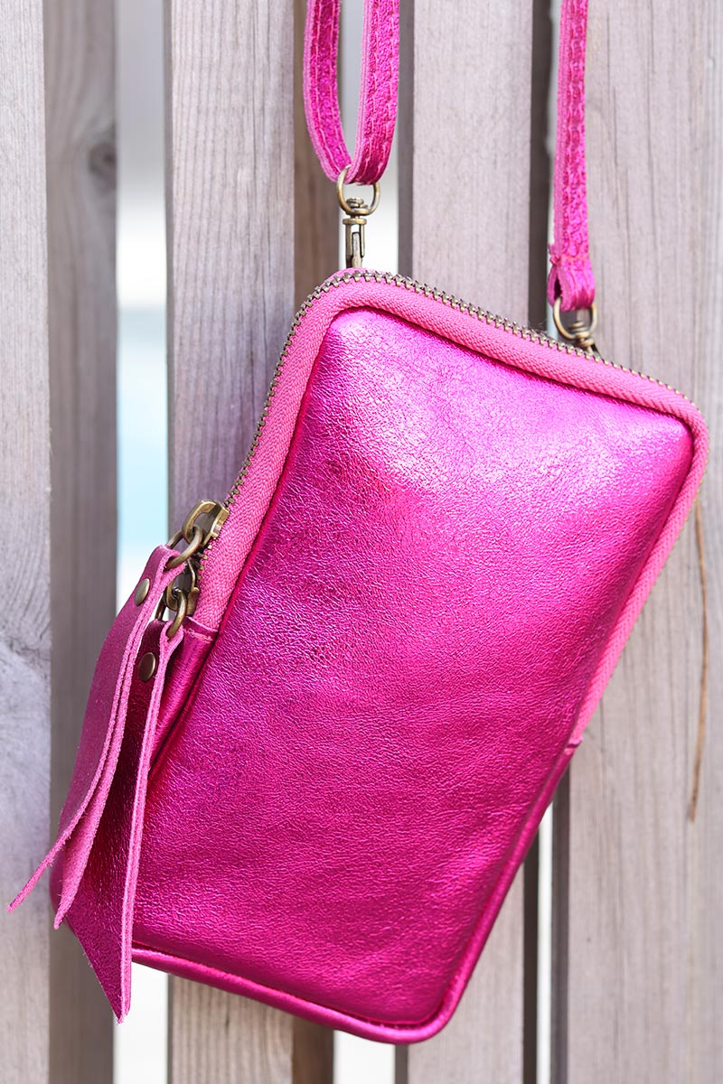 Pochette bandoulière brillante fuchsia