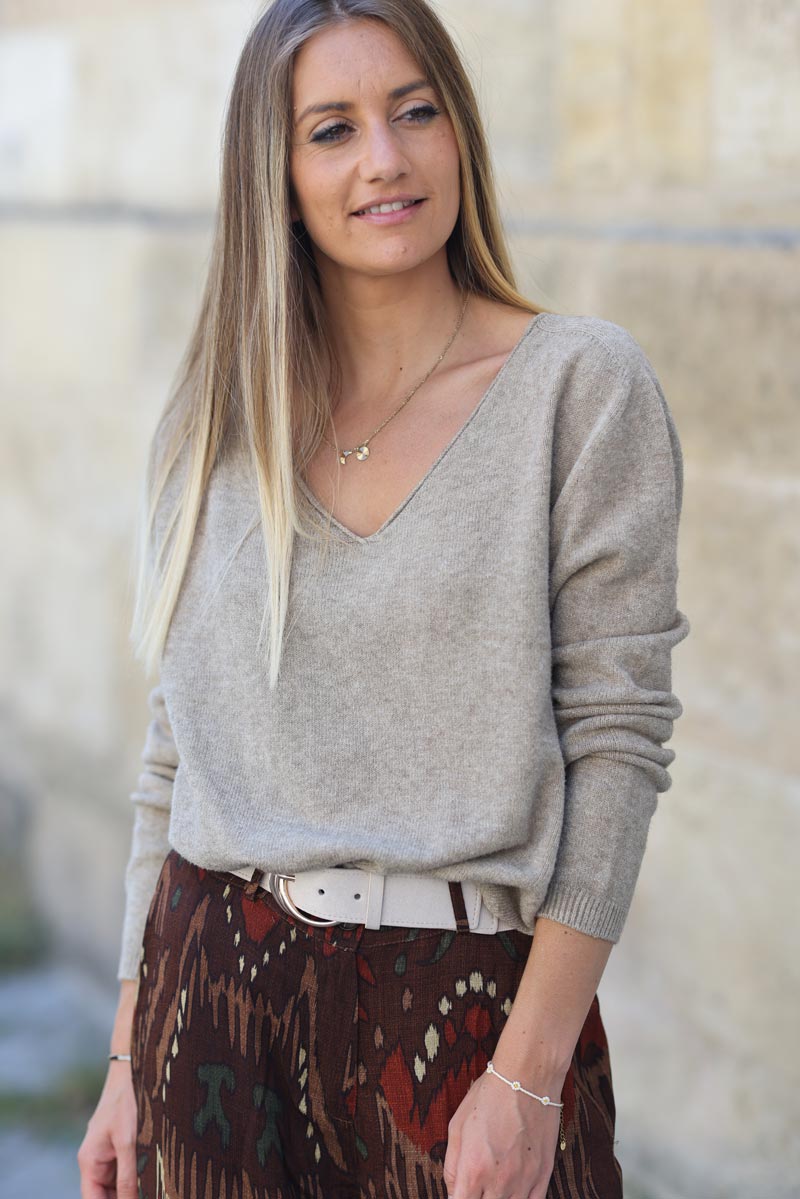 Pull basique marron glace chine col V D001 (1)