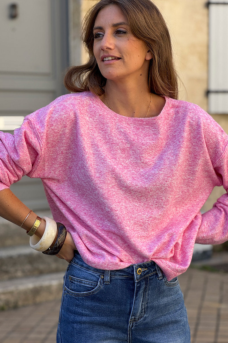 Pull basique rose en petite maille chiné couture apparente col bateau