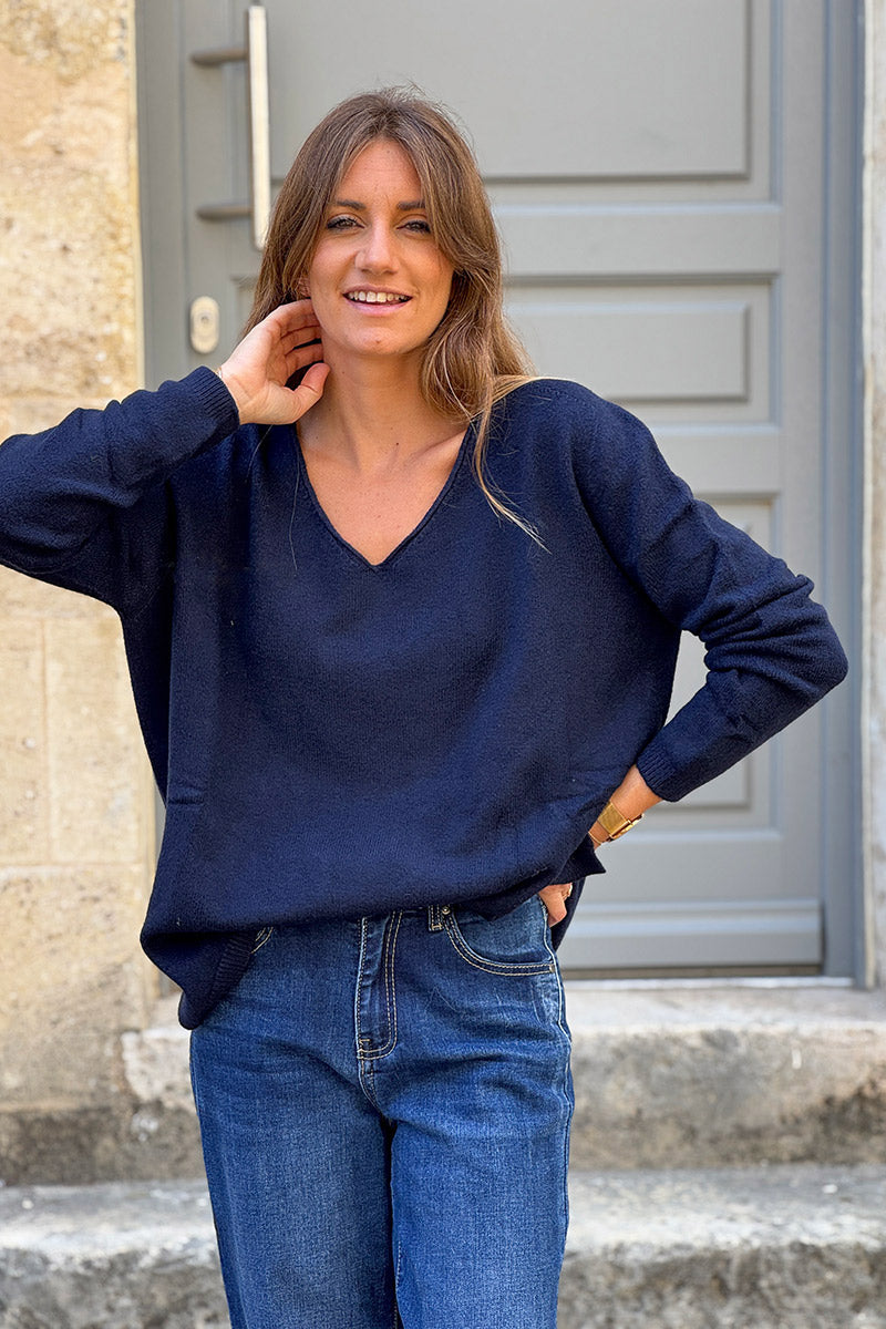 Pull basique tout doux bleu marine col V